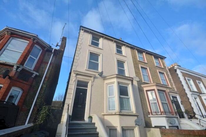 1 Bedroom Flat To Rent In Crescent Road, Ramsgate, CT11