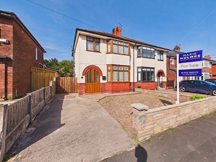 3 Bedroom Semi-Detached House For Sale In Clovelly Drive, Penwortham, Preston, PR1