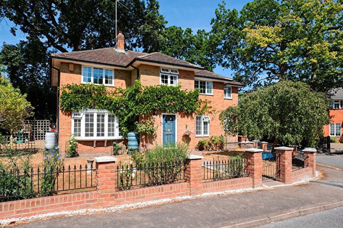 4 Bedroom Detached House For Sale In Regents Place, Sandhurst, GU47