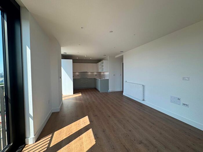 2 Bedroom Apartment To Rent In Menara Point, Twelve Trees Park West Ham, E16