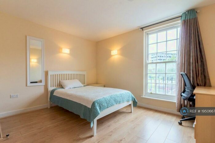 4 Bedroom Terraced House To Rent In Hastings Street, London, SE18