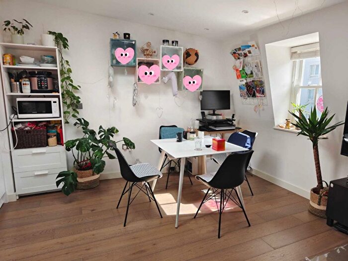 1 Bedroom Flat To Rent In Whitecross Street, Old Street, EC1Y