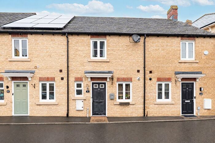 2 Bedroom Terraced House For Sale In Boundary Way, Carterton, Oxfordshire, OX18