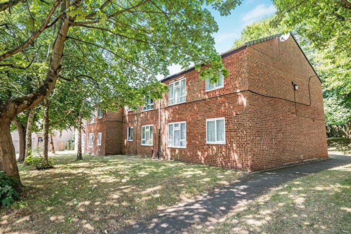 1 Bedroom Flat For Sale In Dellfield, St Albans, AL1