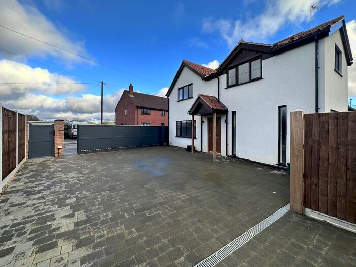 4 Bedroom Property To Rent In Holt Road, Horsford, Norwich, NR10