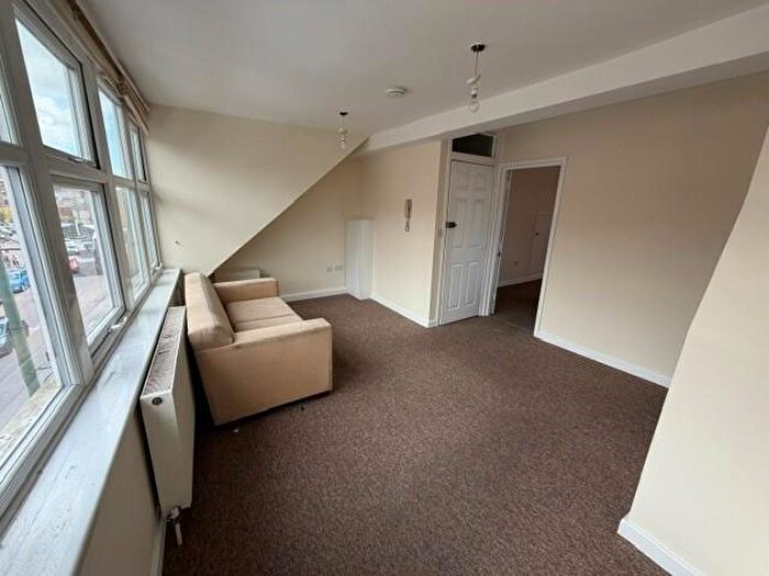 1 Bedroom Flat To Rent In Seamoor Road, Westbourne, Bournemouth, BH4