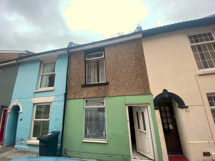 5 Bedroom House To Rent In Exmouth Road, Southsea, PO5