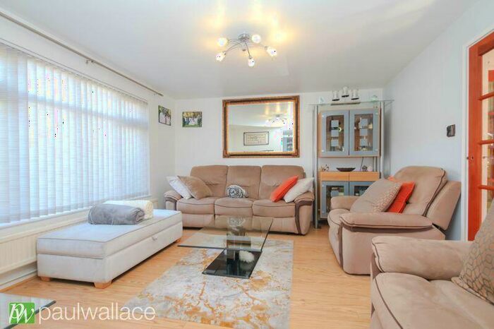 3 Bedroom Terraced House For Sale In Abbotts Drive, Waltham Abbey, EN9