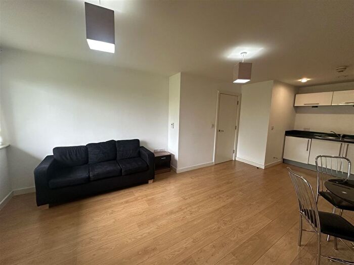 1 Bedroom Flat To Rent In Broadway, Salford, M50