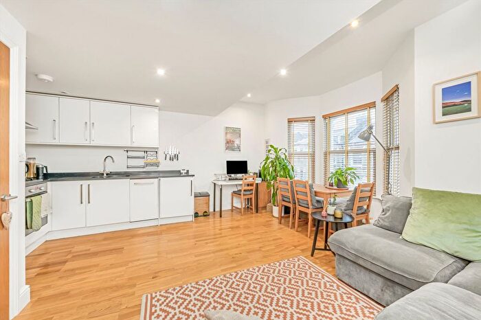 1 Bedroom Flat For Sale In Ballater Road, Brixton, SW2