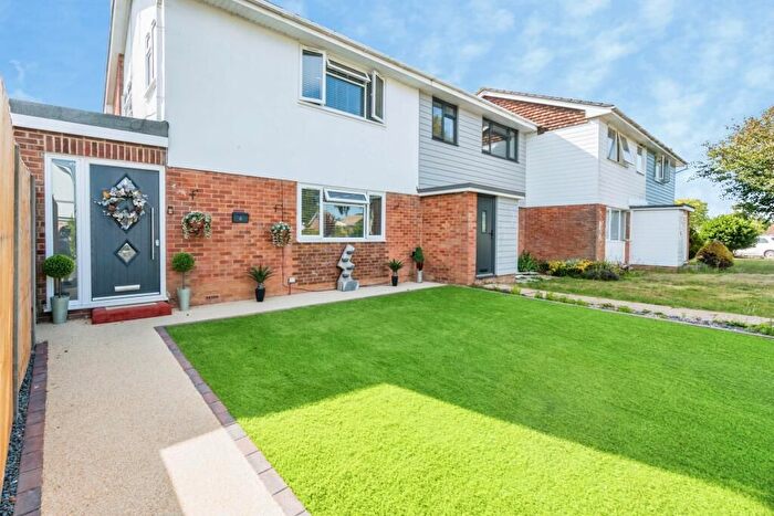 4 Bedroom End Of Terrace House To Rent In Brunswick Close, Bognor Regis, PO22
