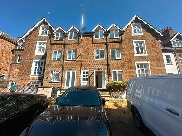 1 Bedroom Flat To Rent In Upton Park, Slough, Berkshire, SL1
