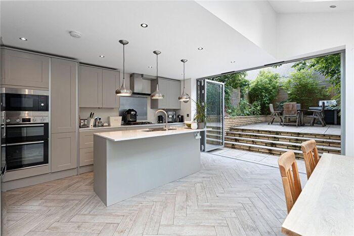 4 Bedroom Terraced House To Rent In Oakhill Road, London, SW15