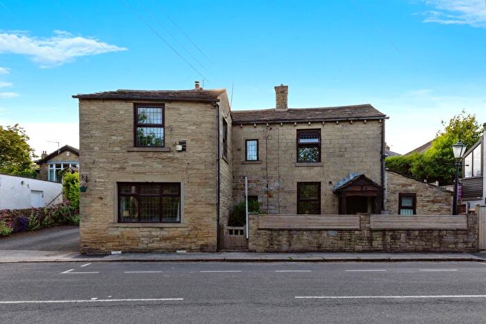 3 Bedroom Cottage For Sale In Gilstead Lane, Bingley, BD16
