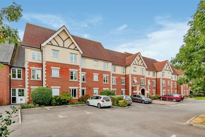 1 Bedroom Apartment To Rent In Massetts Road, Horley, RH6