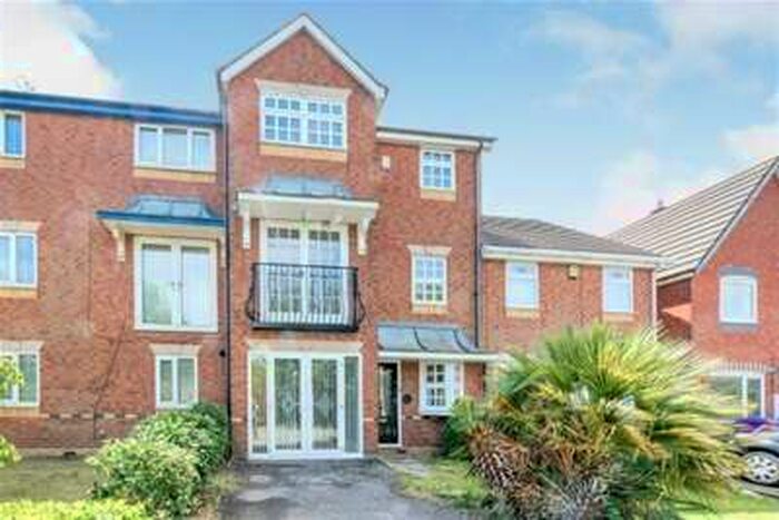 3 Bedroom House To Rent In Francine Close L3