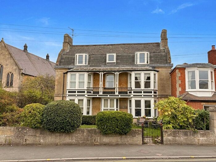 2 Bedroom Flat For Sale In Thornleigh, Melksham, SN12