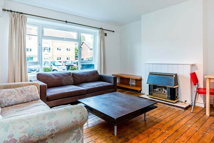 2 Bedroom Flat To Rent In Boyton Close, Crouch End, N8