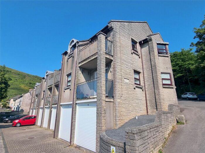 2 Bedroom Flat To Rent In Joslin Court, Portland, Dorset, DT5