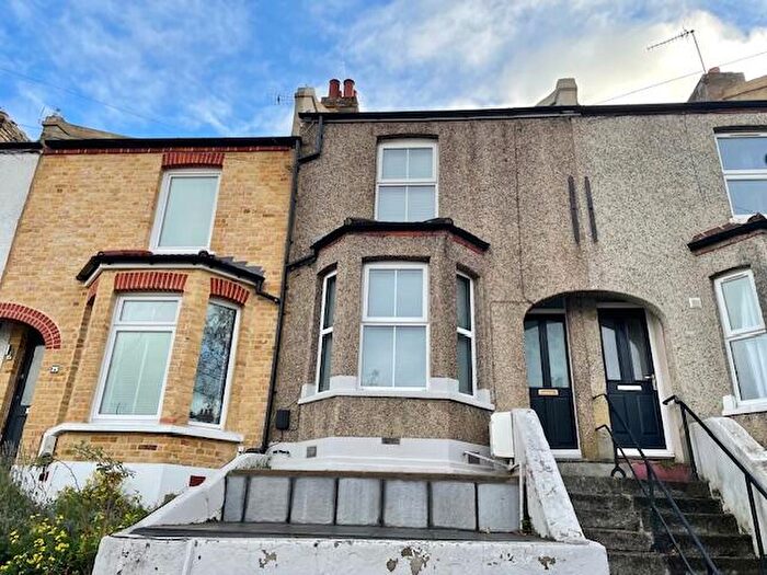 2 Bedroom Terraced House For Sale In Sladedale Road, London, SE18