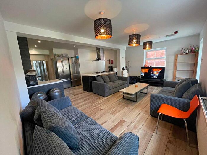 10 Bedroom Semi-Detached House To Rent In Christchurch Rd, Reading, RG2