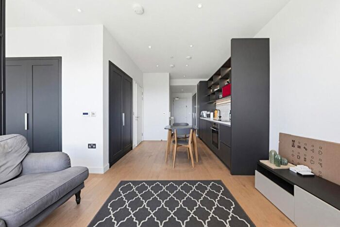 Apartment For Sale In Kent Building, Hope Street, London, E14