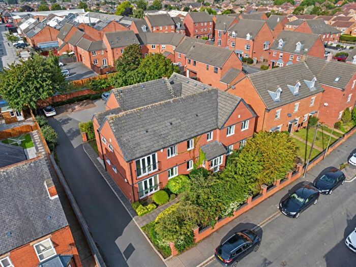 2 Bedroom Flat For Sale In Hawthorne Avenue, Long Eaton, NG10