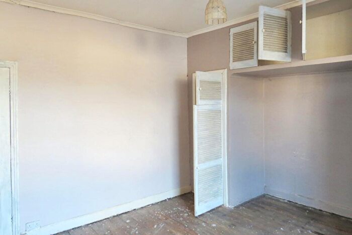 2 Bedroom Terraced House For Sale In Brunshaw Road, Burnley, Lancashire, BB10