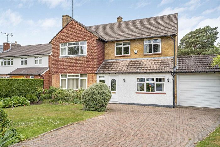 4 Bedroom Detached House For Sale In Homefield Road, Radlett, WD7