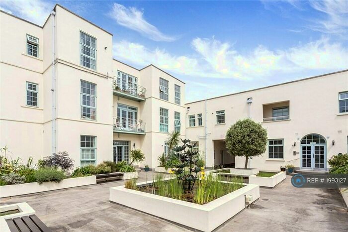 1 Bedroom Flat To Rent In The Strand Building, London, E9