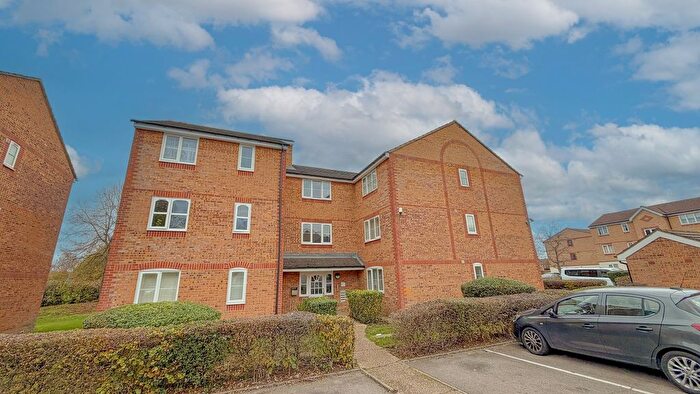 2 Bedroom Flat For Sale In Mullards Close, Hackbridge, Surrey, CR4