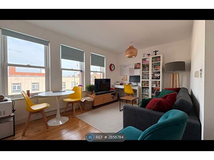 1 Bedroom Flat To Rent In Lavender Hill, London, SW11