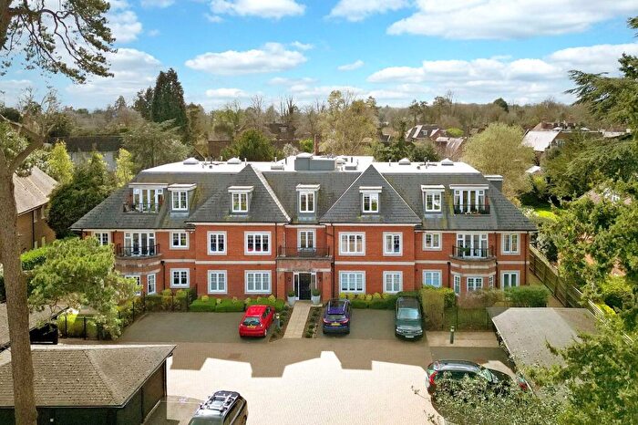 2 Bedroom Apartment For Sale In Station Road, Beaconsfield, Buckinghamshire, HP9