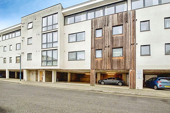 2 Bedroom Flat For Sale In Clifford Way, Maidstone, ME16