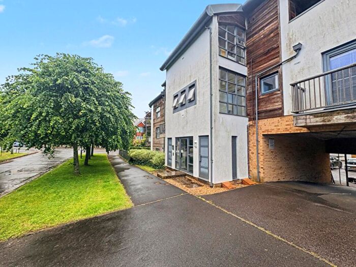 2 Bedroom Apartment For Sale In Endeavour Court, Plymouth, PL1