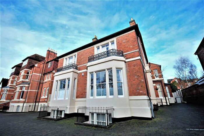 2 Bedroom Flat To Rent In Southcotes, - Warwick New Road, Leamington Spa, CV32