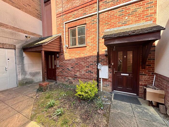 2 Bedroom Flat To Rent In Maida Vale, MK10