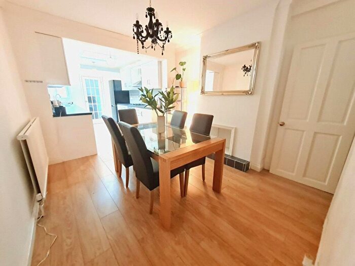 2 Bedroom End Of Terrace House For Sale In Dover Street, Maidstone, Kent, ME16