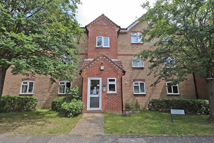 1 Bedroom Flat To Rent In Gainsborough Road, Hayes, Middlesex, UB4