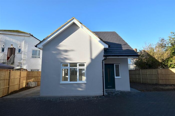 3 Bedroom Property To Rent In Church Road, Horley, RH6