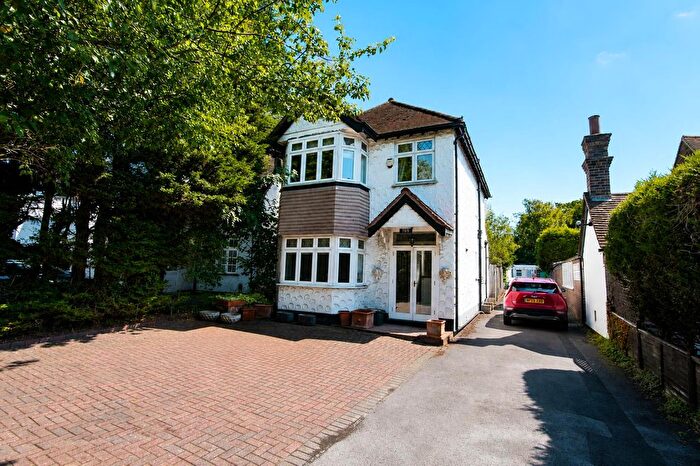 3 Bedroom Detached House For Sale In Croydon Road, Wallington, SM6