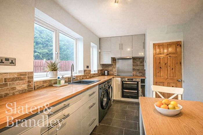 2 Bedroom End Of Terrace House To Rent In Cardale Road, Nottingham, Nottinghamshire, NG3