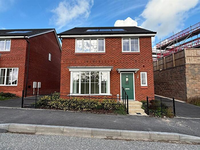 4 Bedroom Semi Detached House To Rent In Laura Avenue, Nottingham, NG5