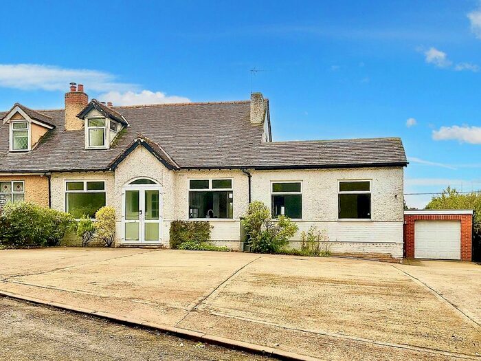 4 Bedroom Semi-Detached House For Sale In Watling Crescent, Clifton Upon Dunsmore, Rugby, CV23