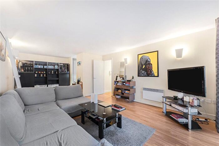 2 Bedroom Apartment To Rent In Assam Street, Aldgate, London, E1