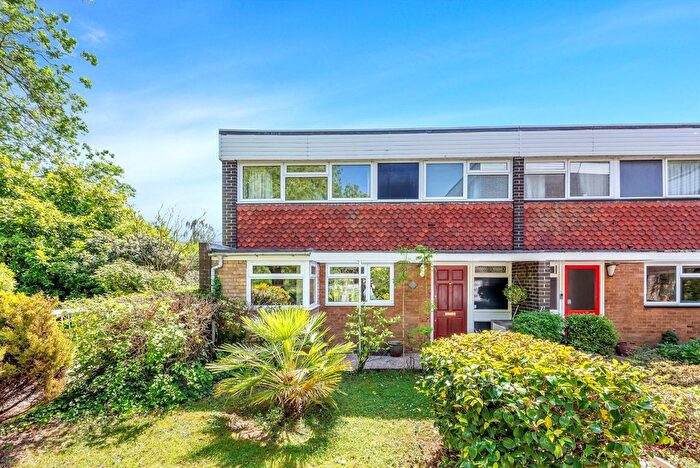 3 Bedroom Property To Rent In Edgehill Road, Ealing, W13