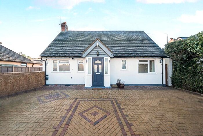 4 Bedroom Detached House For Sale In Westfield Road, Woking, Surrey, GU22