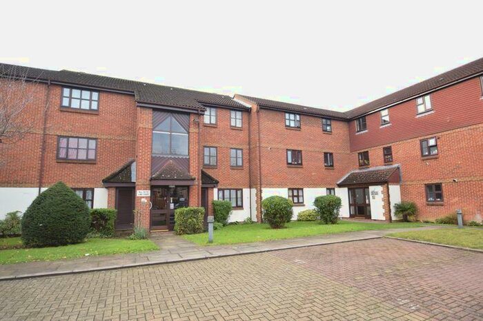 1 Bedroom Apartment To Rent In Lewis Road, Mitcham, CR4