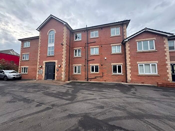 2 Bedroom Flat To Rent In Hough Street, Bolton, BL3