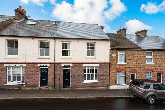 3 Bedroom Semi Detached House For Sale In Herbert Street, Old Town, HP2